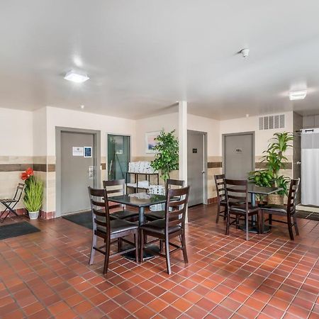 Red Lion Inn & Suites Sequim At Olympic National Park Екстериор снимка