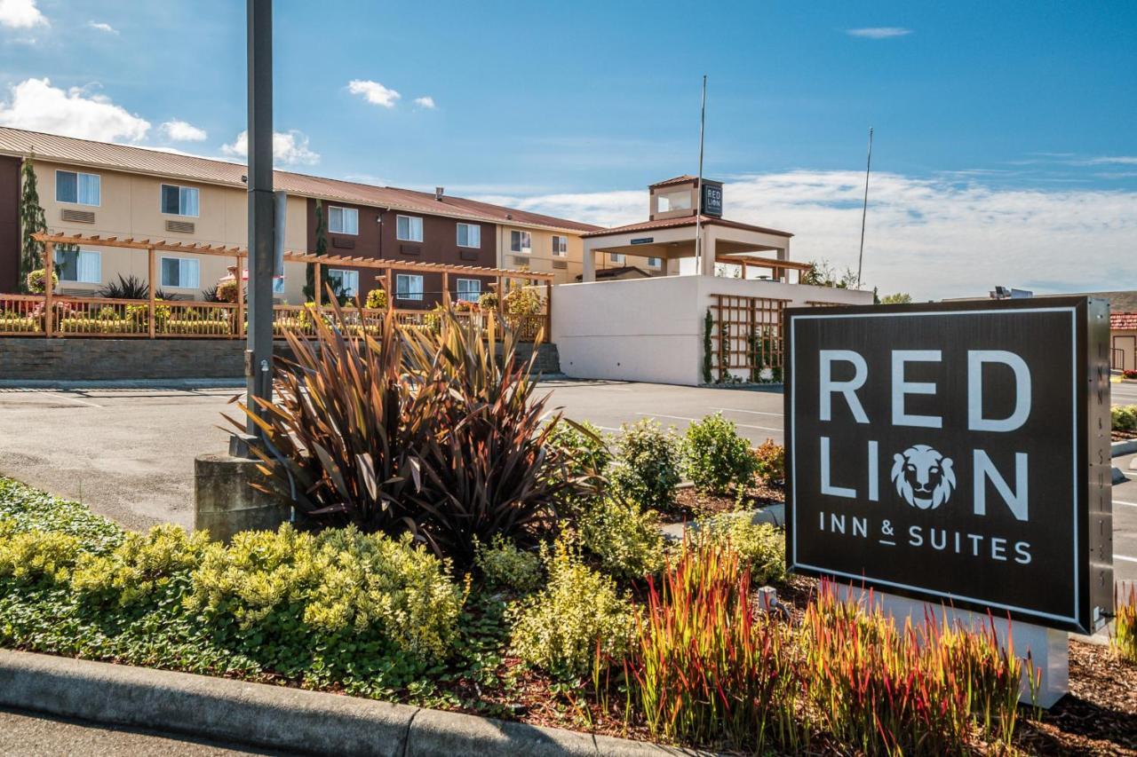 Red Lion Inn & Suites Sequim At Olympic National Park Екстериор снимка