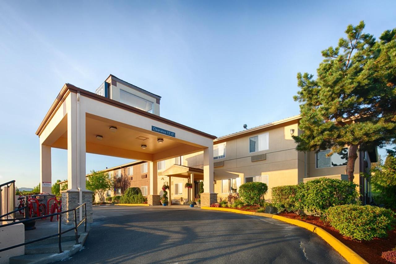 Red Lion Inn & Suites Sequim At Olympic National Park Екстериор снимка